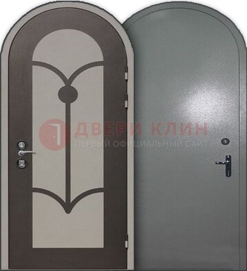 Серая входная арочная дверь ДА-2 в частный дом в Рязани