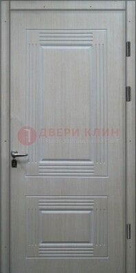 Белая металлическая дверь с МДФ ДМ-128 в Сертолово
