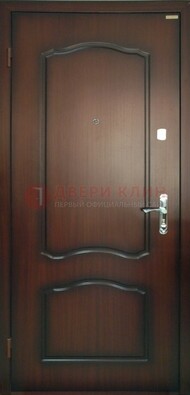 Коричневая стальная дверь с МДФ ДМ-138 для квартиры в Сертолово