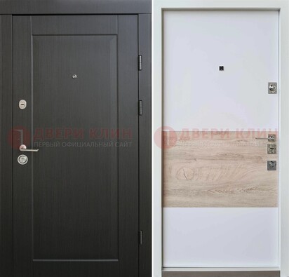 Черная металлическая дверь с белой МДФ внутри ДМ-230 в Сертолово