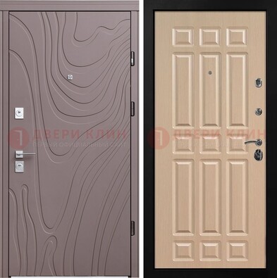 Светло-коричневая железная филенчатая дверь с рисунком МДФ ДМ-283 в Сертолово