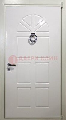 Белая входная дверь с МДФ ДМ-30 в квартиру в Сертолово