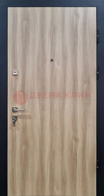 Светлая металлическая дверь с МДФ ДМ-340 в Сертолово