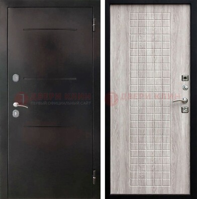 Черная железная дверь с порошковым покрытием и филенчатой МДФ ДП-221 в Сертолово