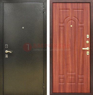 Входная темно-серая дверь с порошковой отделкой и МДФ Миланский орех ДП-281 в Сертолово