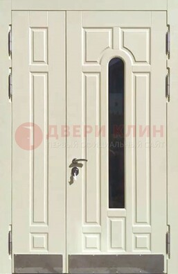 Белая двухстворчатая металлическая дверь со стеклом ДС-71 в Сертолово