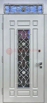 Белая железная дверь со стеклом и ковкой с верхней фрамугой ДСК-112 в Сертолово