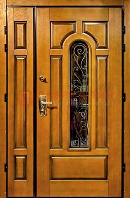 Распашная металлическая дверь со стеклом и ковкой для дома ДСК-152 в Сертолово