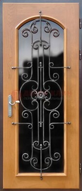 Морозостойкая дверь со стеклом темного цвета и ковкой ДСК-63 в Сертолово