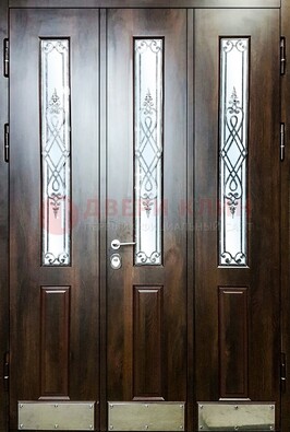 Входная дверь со стеклом и ковкой ДСК-72 в кирпичный дом в Сертолово