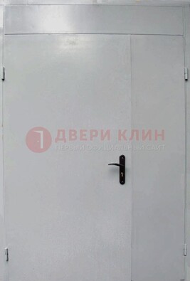 Белая металлическая тамбурная дверь ДТМ-5 в Сертолово