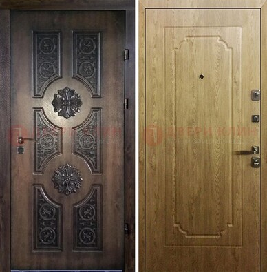 Железная коричневая дверь с виноритом и терморазрывом Золотой дуб внутри ДВТ-101 в Сертолово